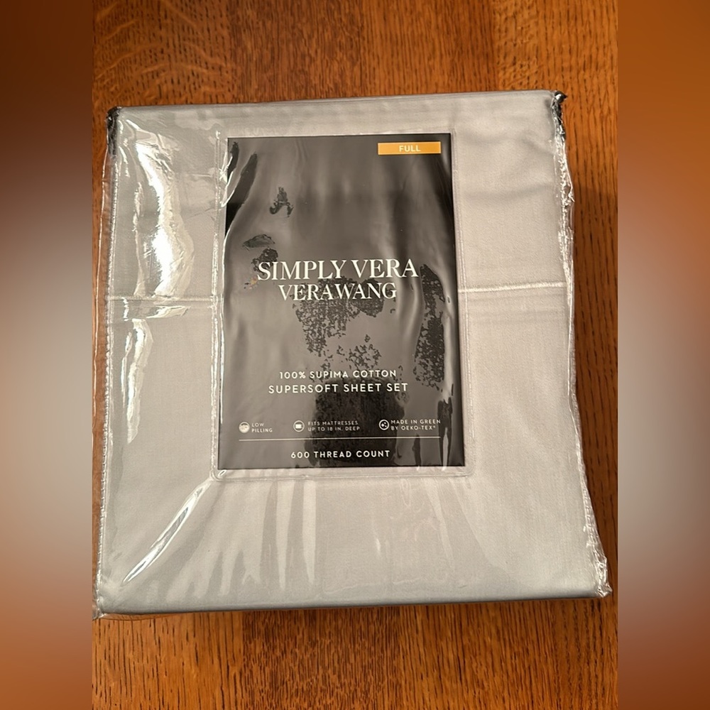 Vera Wang - Sheet Set - NWOT - Full Size